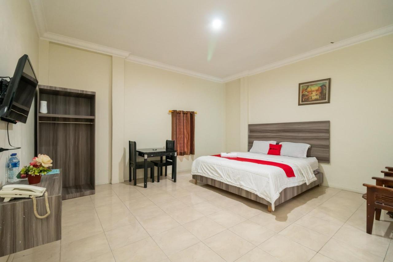 Hotel Reddoorz @ Pematangsiantar Extérieur photo